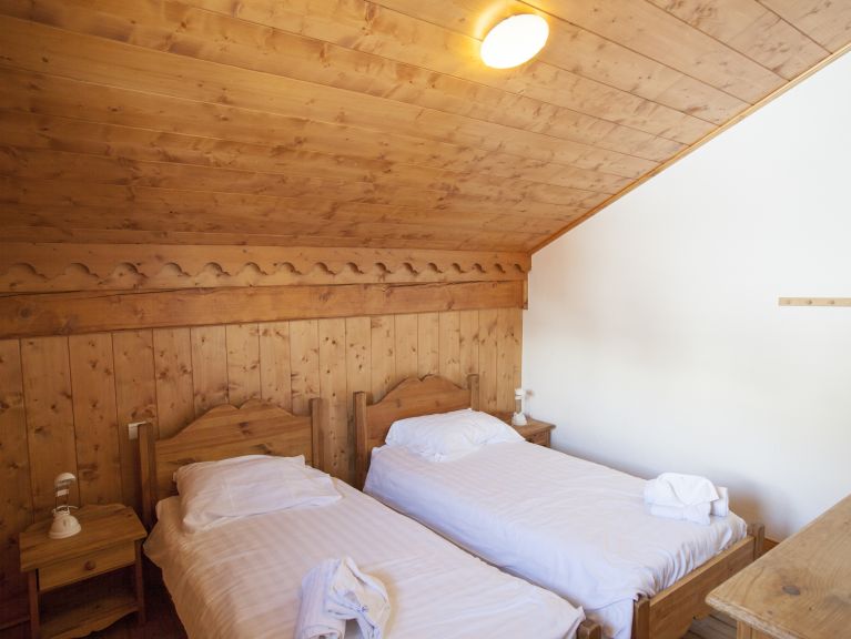 Chalet Le Hameau des Marmottes on the slope