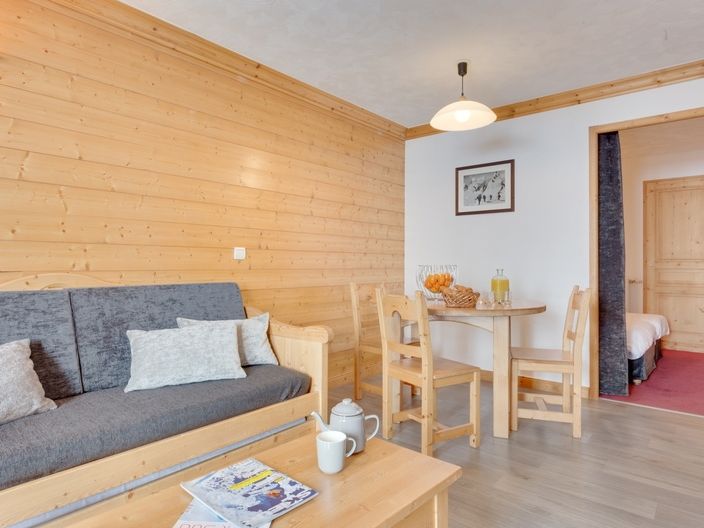 Chalet-apartment Les Chalets de L'Adonis with cabine