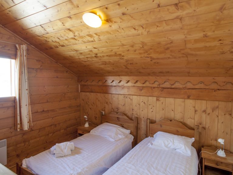 Chalet Le Hameau des Marmottes on the slope