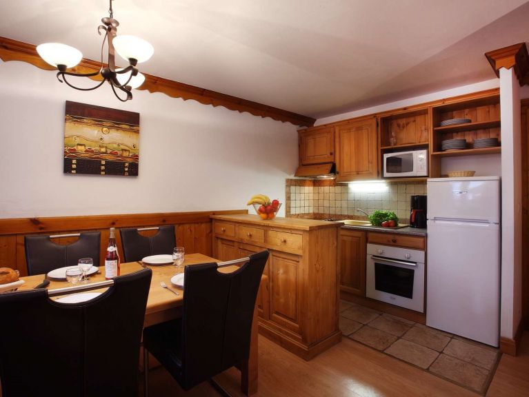 Chalet-apartment Des Neiges with sauna