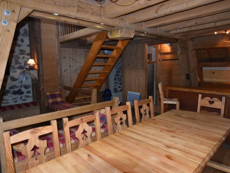 Chalet-apartment Clovis with private sauna