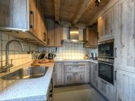 Chalet Le Hameau des Marmottes with family room and sauna-25