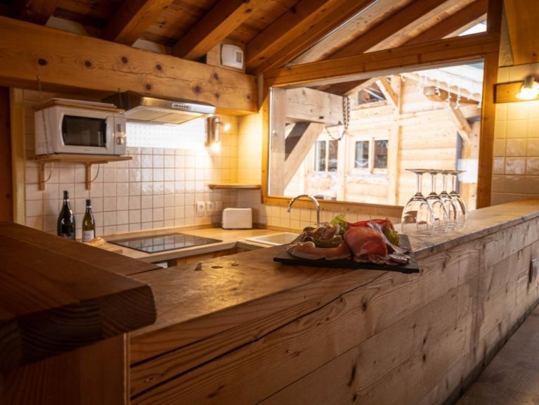Chalet du Cocoon Mont-Blanc with outdoor hot tub
