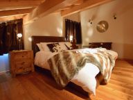 Chalet Imperial with sauna and outdoor whirlpool-14