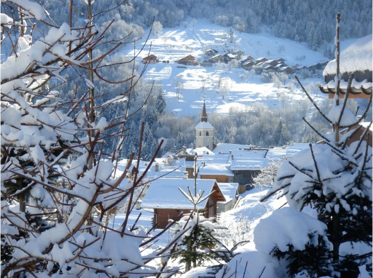 Ski village Authentic and quiet village in the valley of Méribel-1