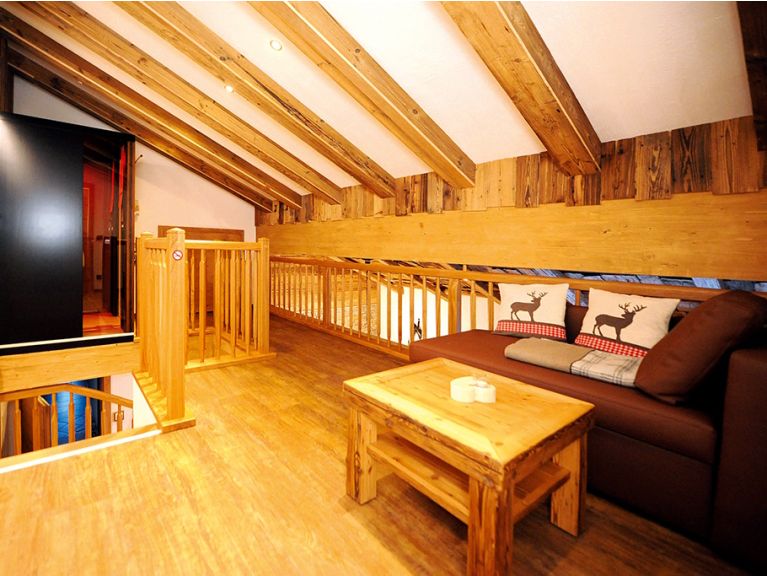 Chalet-apartment Berghof with (private) infrared cabin