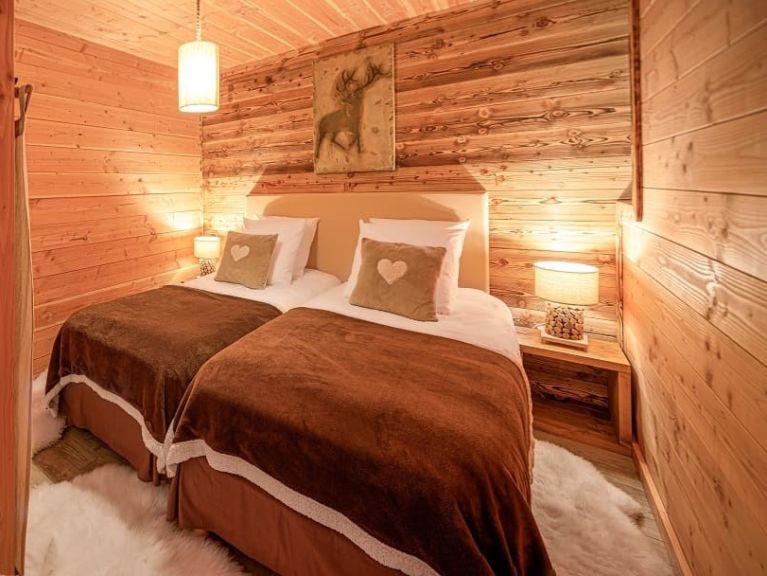 Chalet-apartment Le Savoyard with outdoor whirlpool