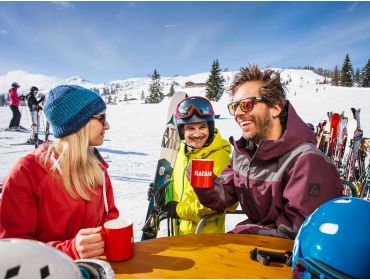 Ski village Cosy winter sport destination with vivid après-ski bars-3
