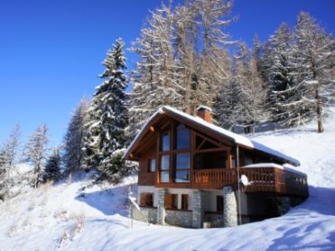 Chalet near ski slope