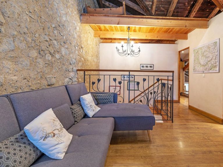 Chalet de Claude with private sauna