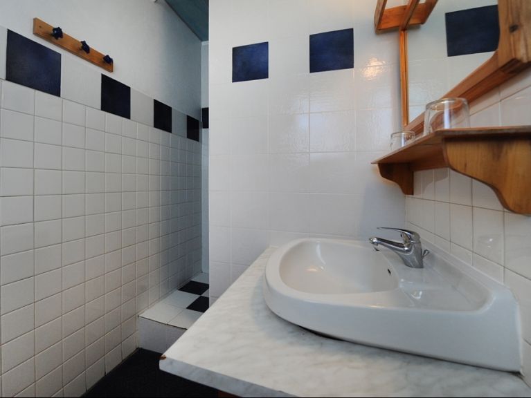 Chalet-apartment Le Genepi combination 4 + 6-8 person apartment