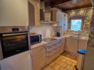 Chalet Les Oisillons with outdoor sauna-9
