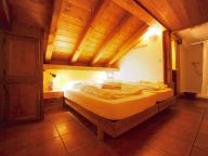 Chalet In de Wolken catering included with sauna and whirlpool bath-7