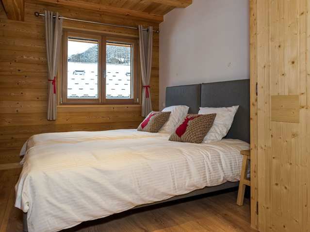 Chalet Emilie with outside whirlpool