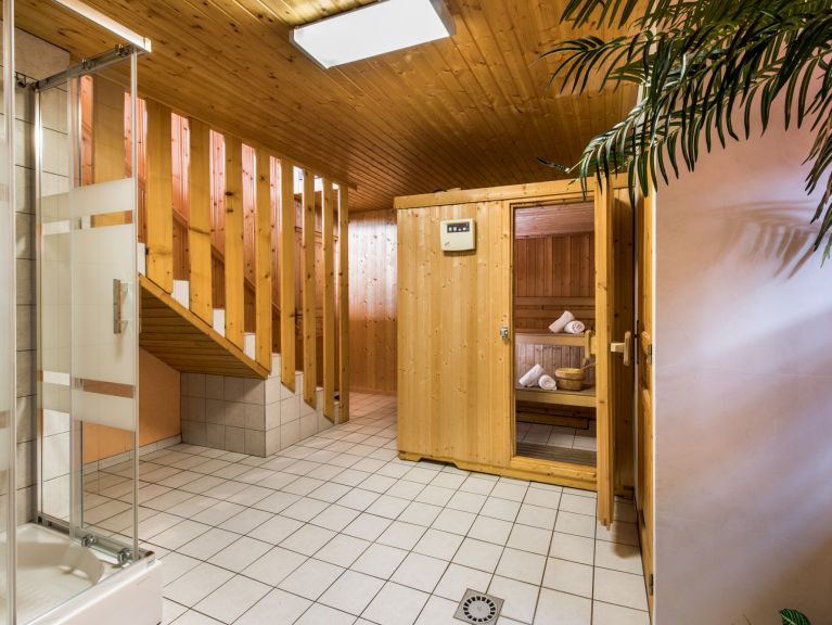 Chalet Lacuzon with private sauna