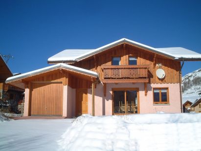 Chalet Lacuzon with private sauna and outdoor whirlpool-1
