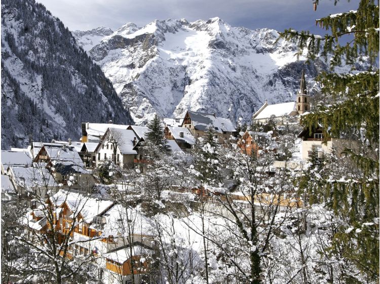 Ski village Friendly winter sport village at the ski area of Les Deux Alpes-1
