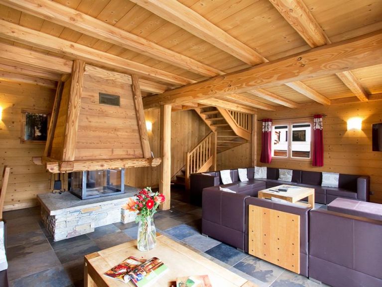 Chalet Le Loup Lodge with private pool and sauna