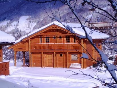Chalet Le Passe-Temps with private sauna-1