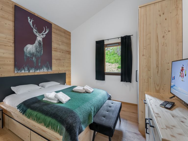Apartment Quintessence