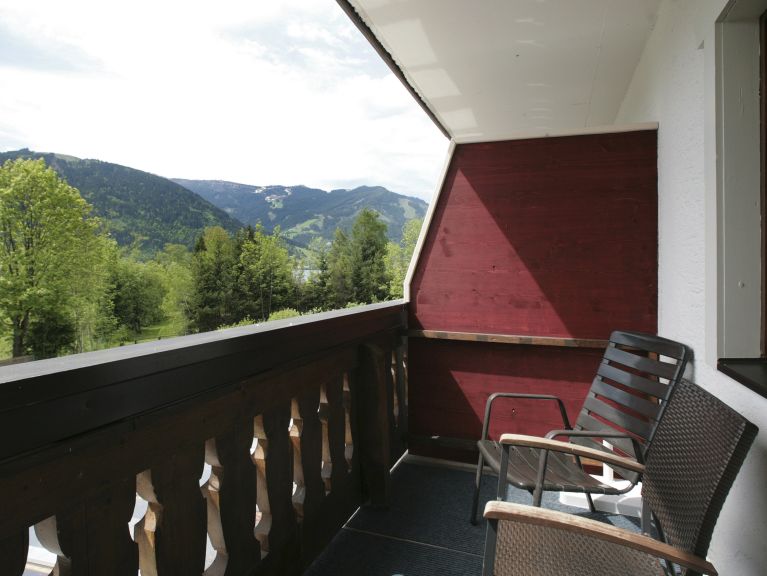 Chalet Edelweiss am See Whole building, incl. collective kitchen and dining room